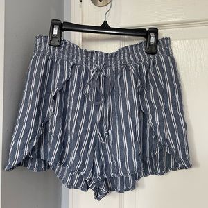 American eagle shorts, size small